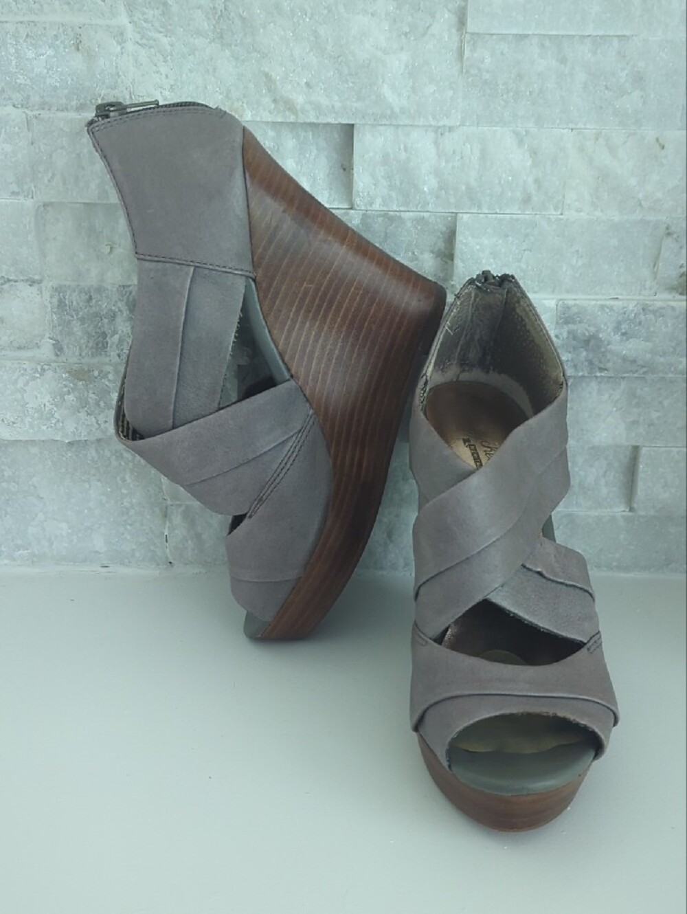 Seychelles Women’s Grey Wedge Sandals - Stylish Open-Toe Platform Approx 5"Heel